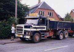 Scania 142H 400