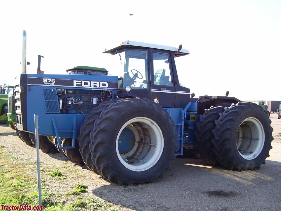 Traktor Ford Versatile 9480