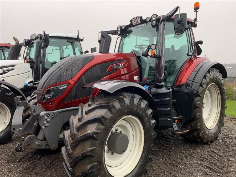 Tractor Valtra T234