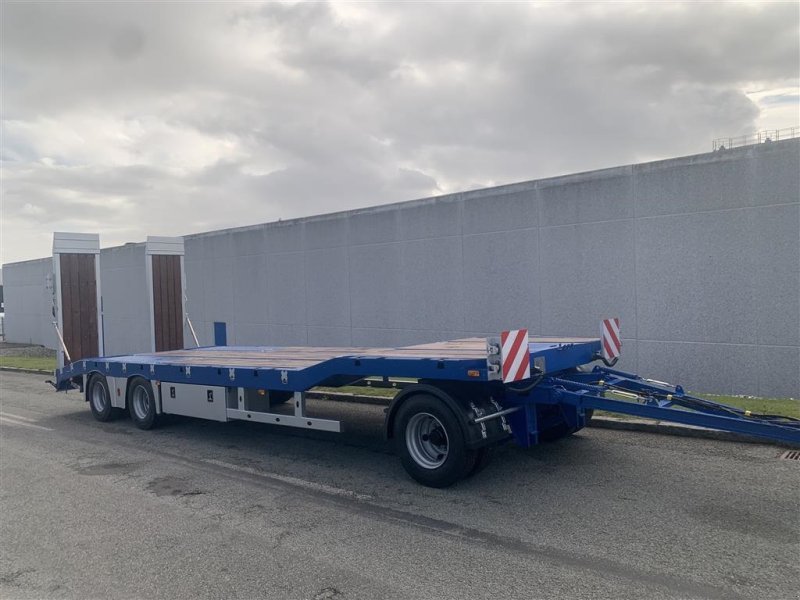Light trailers up to 750 kg Sport Trailers 325-24L