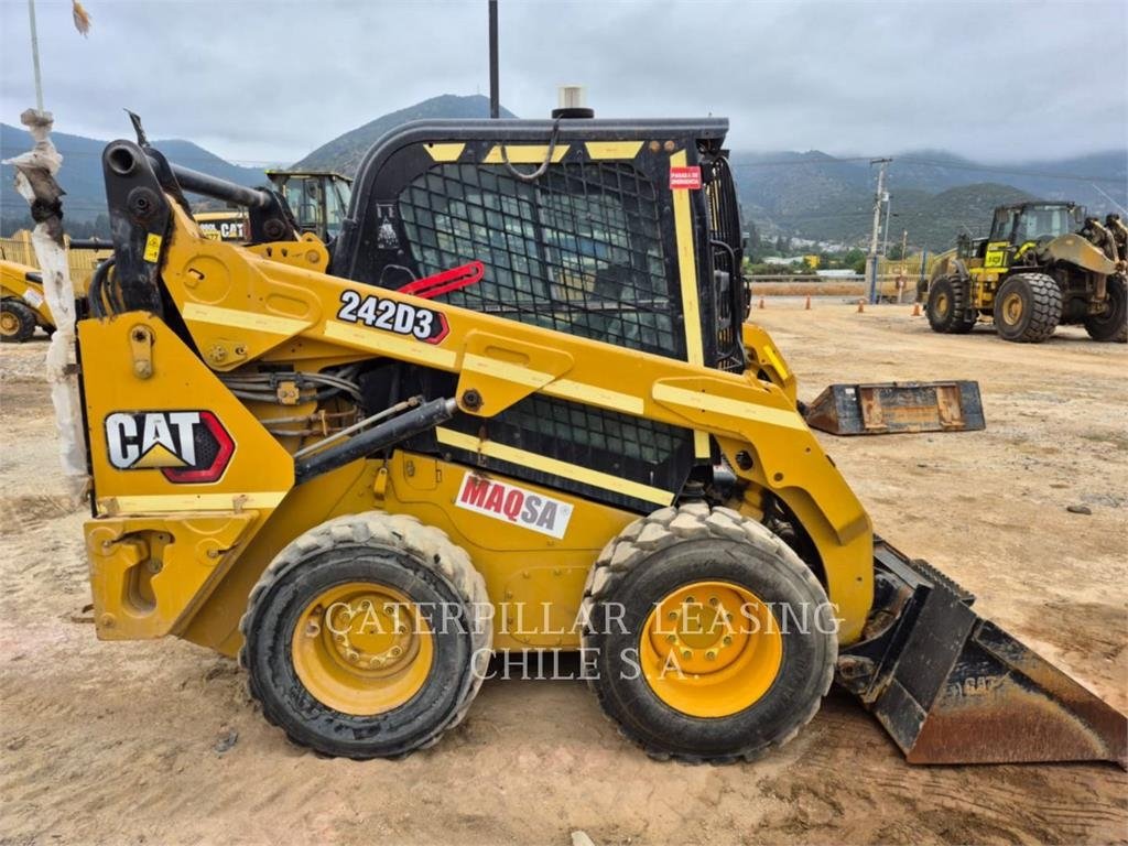 Caterpillar 242