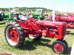 International Harvester FARMALL-C