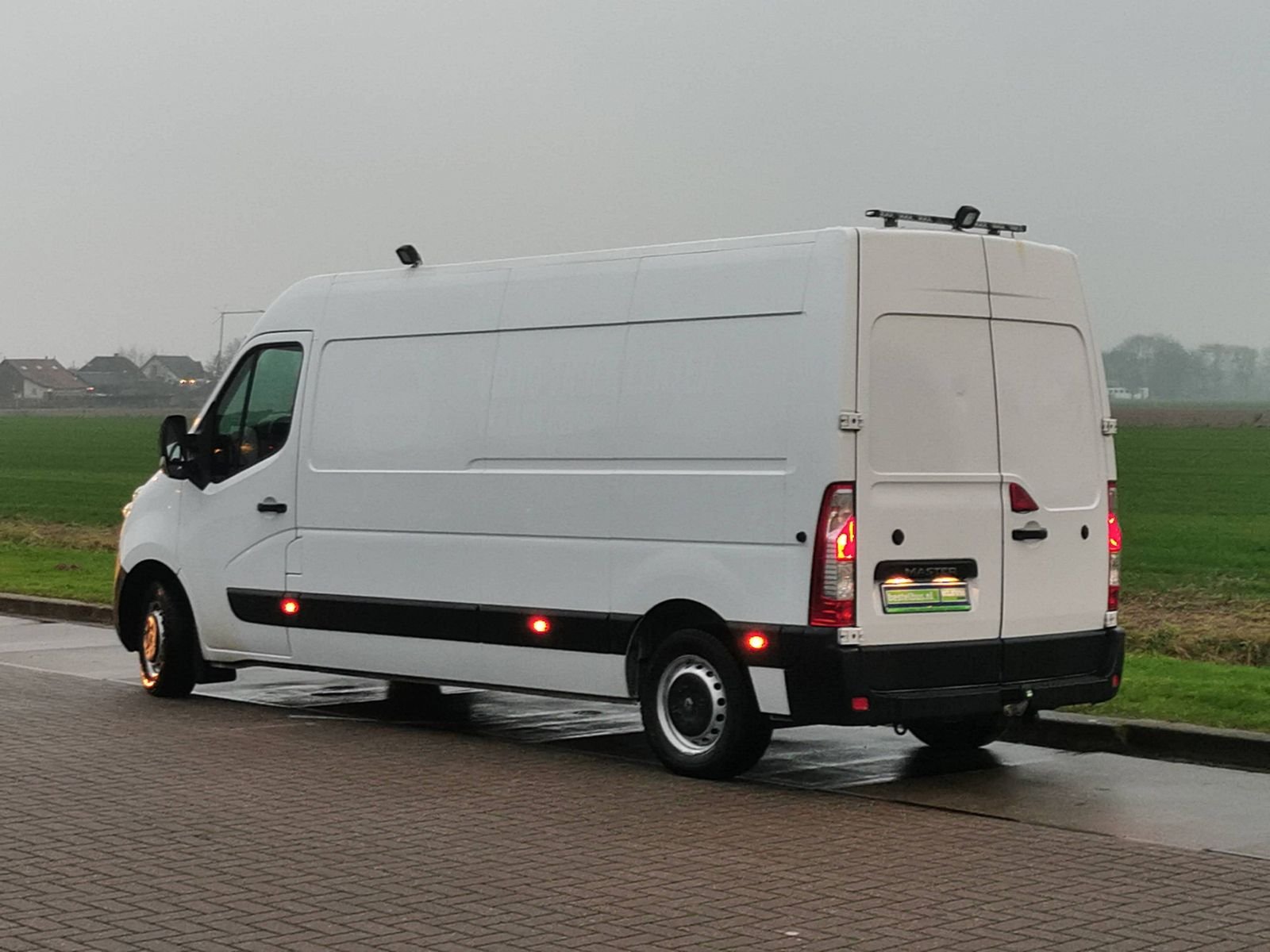 Van Renault T 35 L2 OPEN LAADBAK 2,5 DCI 107 KW E4 FAP