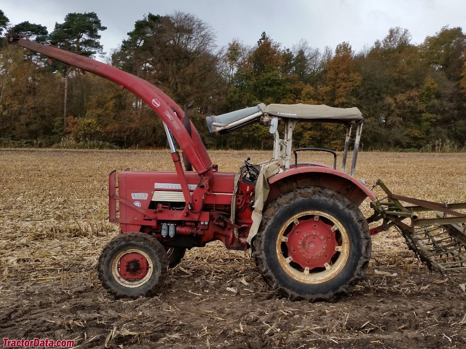 Tractor Universal 523 V