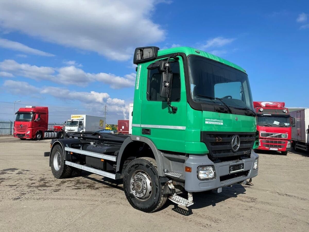 Truck Mercedes Benz Actros 1832Lnr / 57