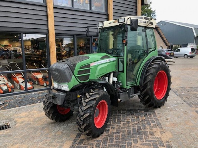 Tractor Fendt 210F VARIO