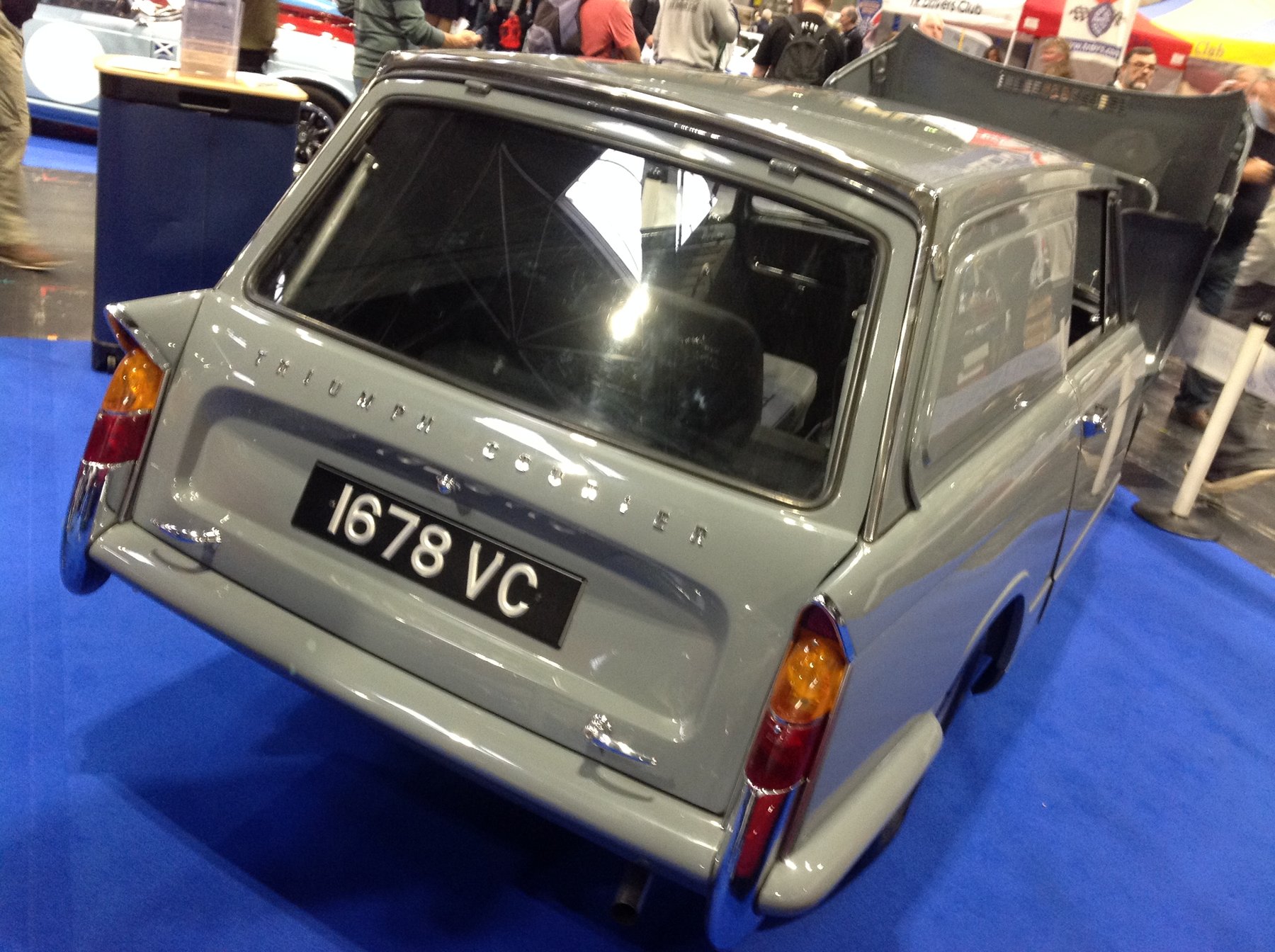 Van Triumph HERALD COURIER VAN