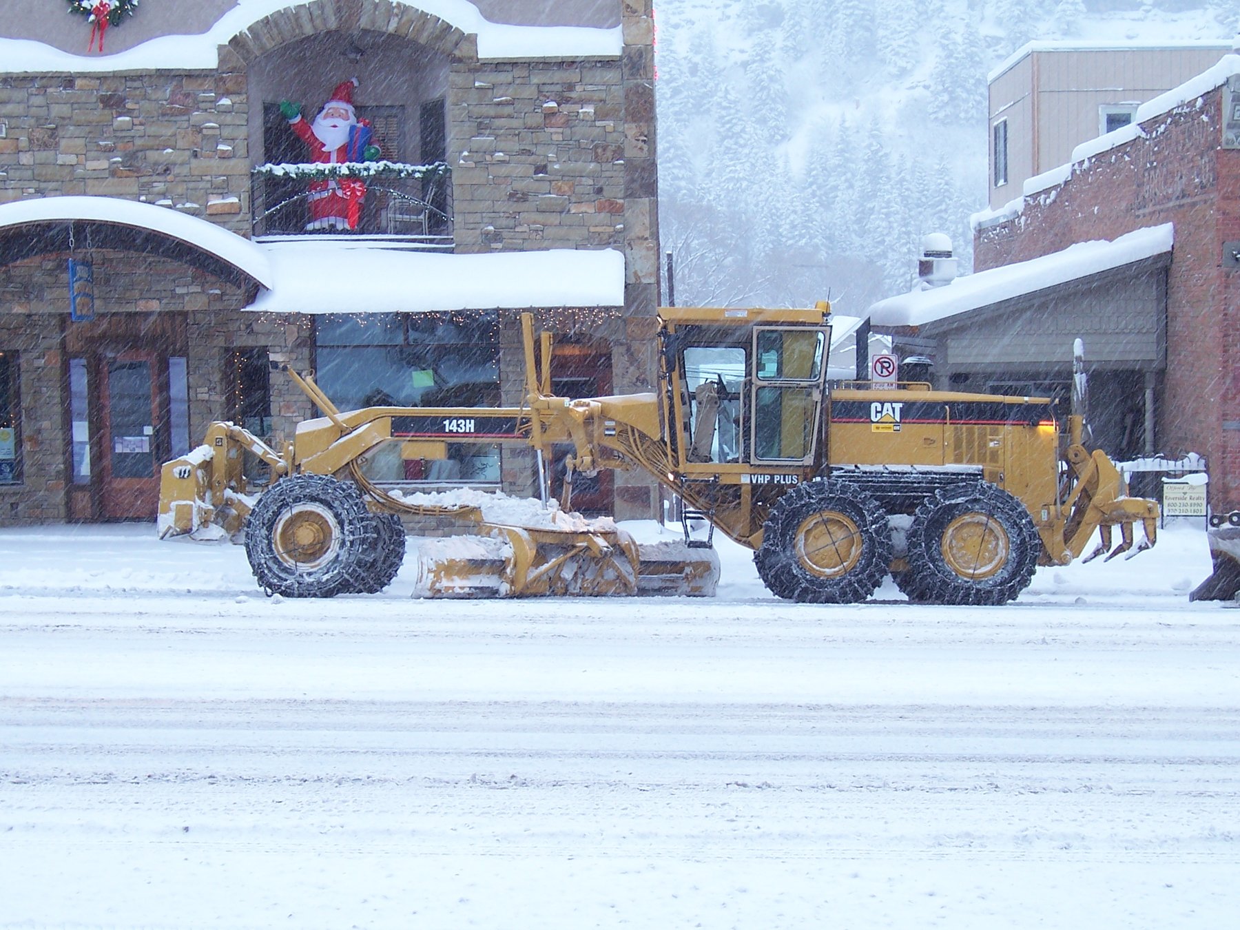 Caterpillar 143H
