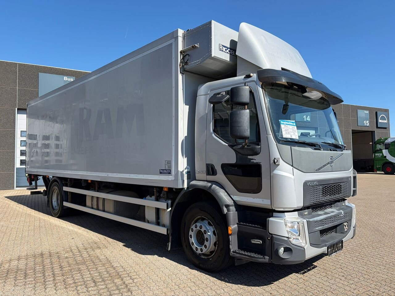 Truck Volvo FE 320 4X2