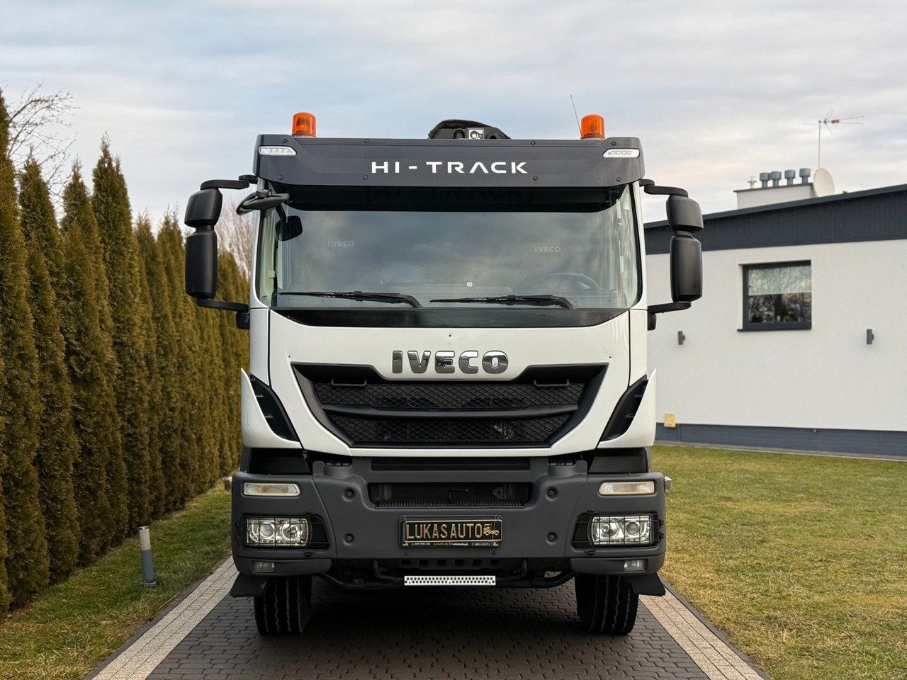 Truck Iveco 340-36H8 8X4/4