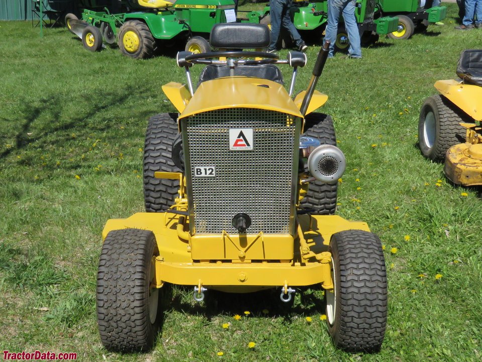 Ride-on mowers Allis Chalmers B-112