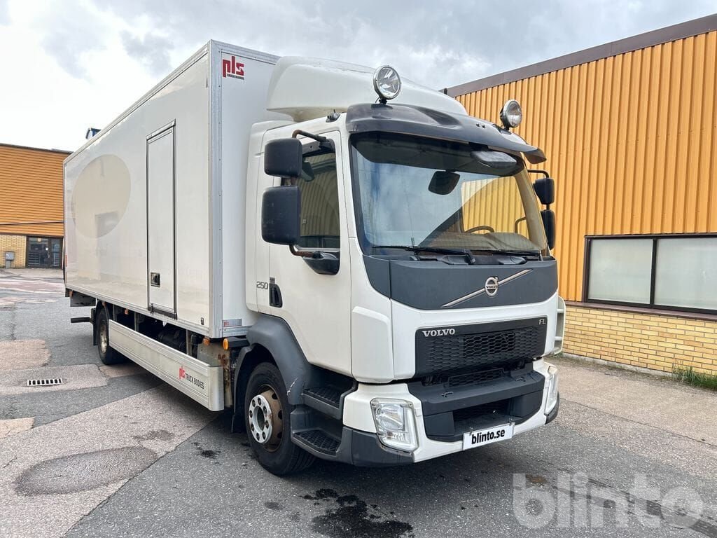 Truck Volvo FL611-L/4000