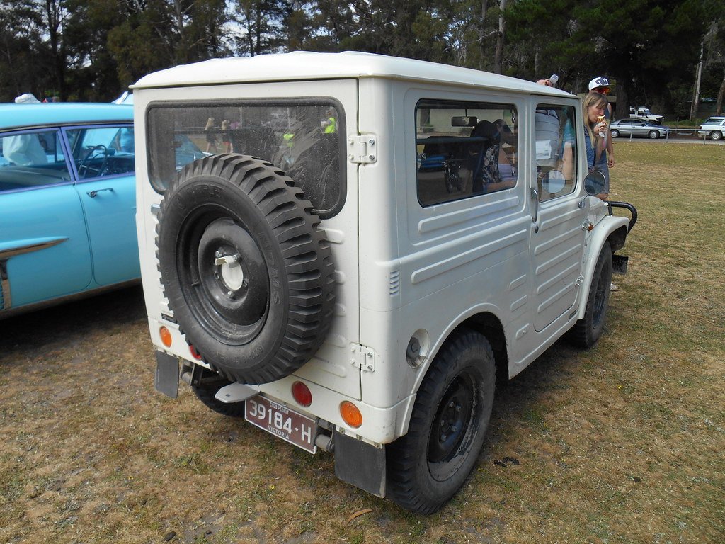 Van Suzuki LJ 50
