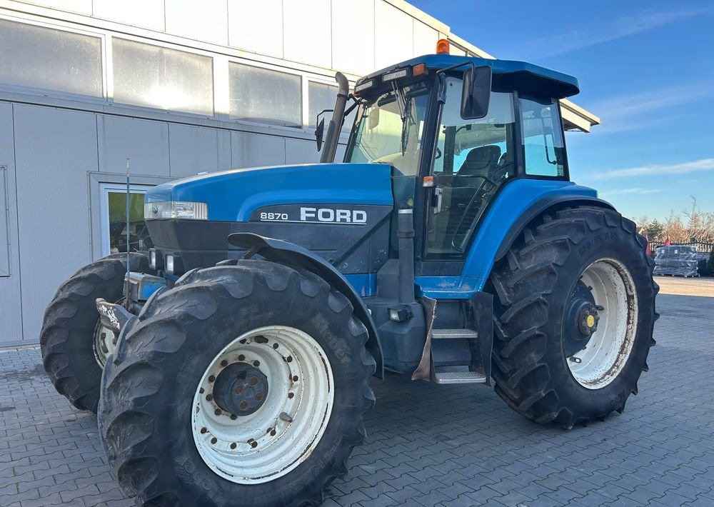 Tractor Ford 8870