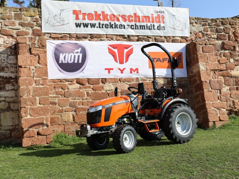 Traktor TAFE 7502 D1
