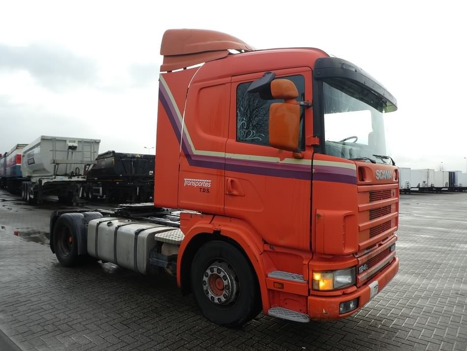 Truck Scania 124 GB-45-8X2/316+134+132