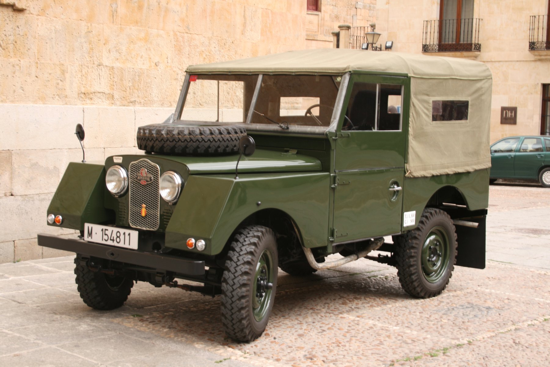 Van Land Rover MINERVA