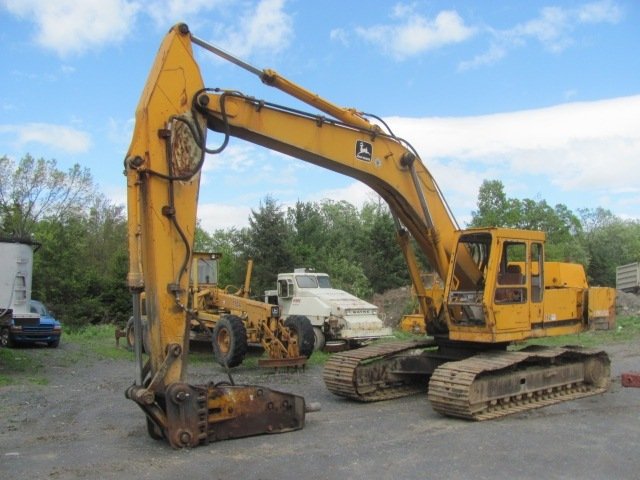 Koparka John Deere 792