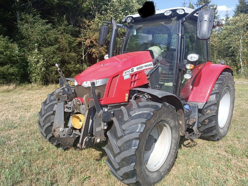 Tractor Massey Ferguson 5713SL