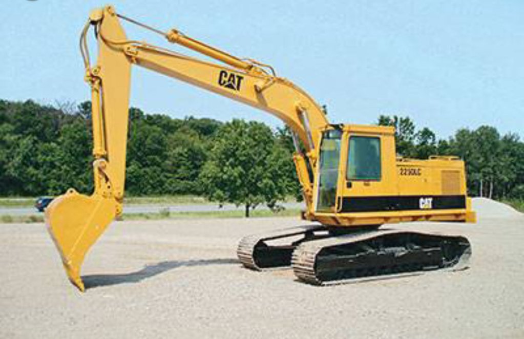 Bagger Caterpillar 225D
