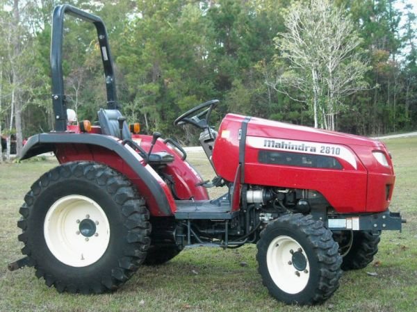 Traktor Mahindra 2810