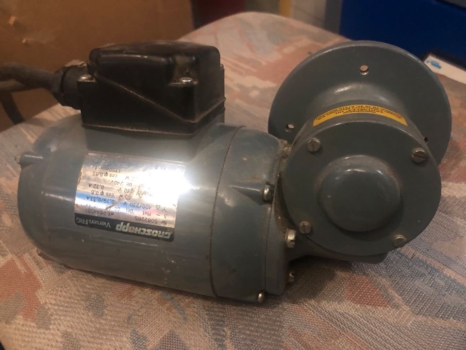 Electric motor Western Electric 1H132S-8