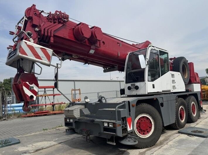Mobile crane Demag AC 155L