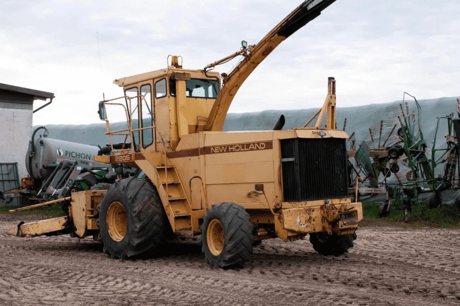 Forage harvesters Ford-NH 2205
