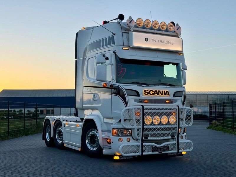 Truck Scania 164 LA-A-6X2/310+131