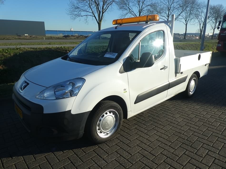 Van Peugeot 122 L2 1.6HDIF 66KW - 2PL 500