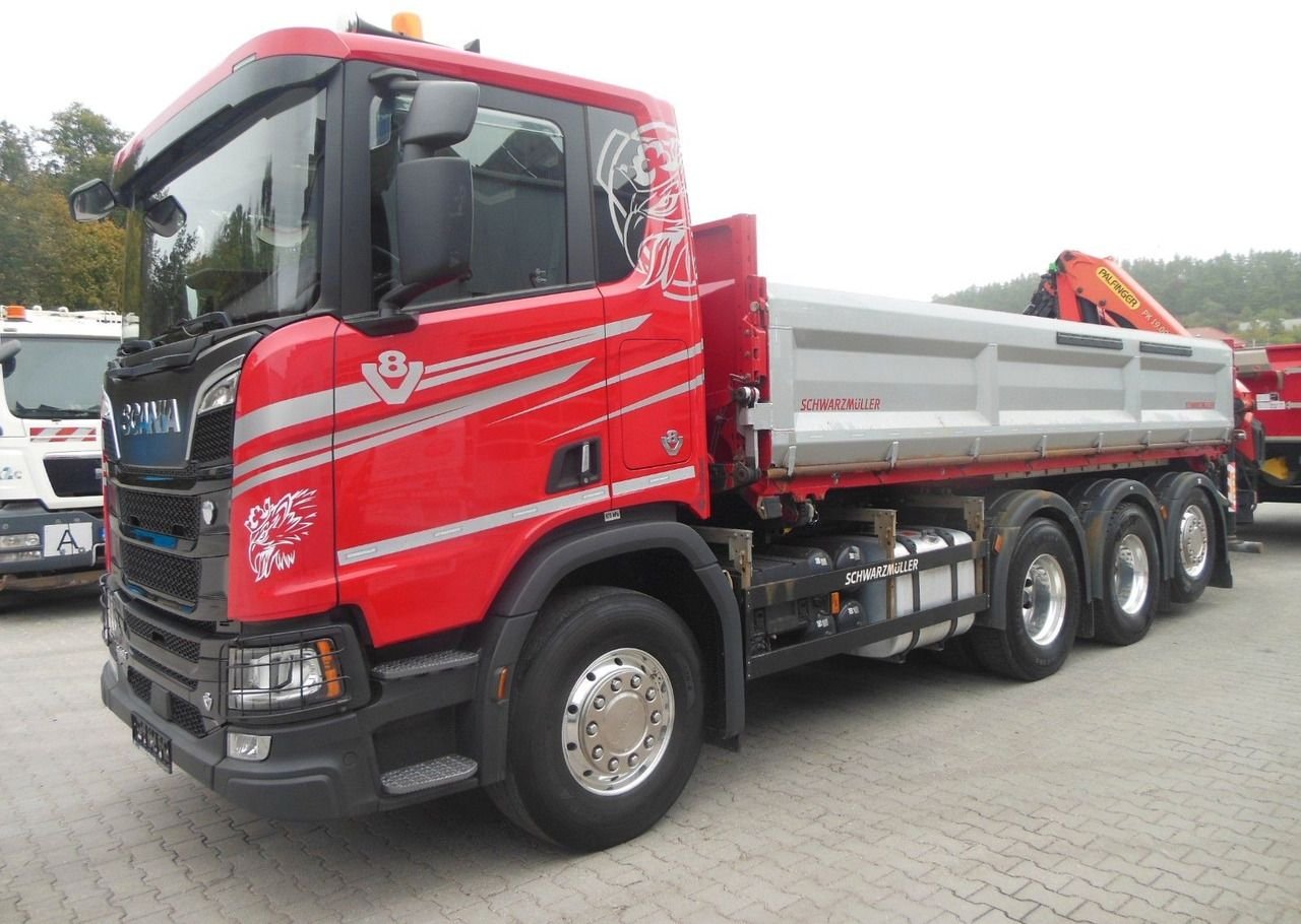 Truck Scania R 124 GB 8X4