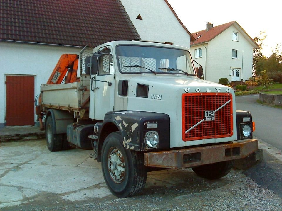 Truck Volvo N 12-4X2