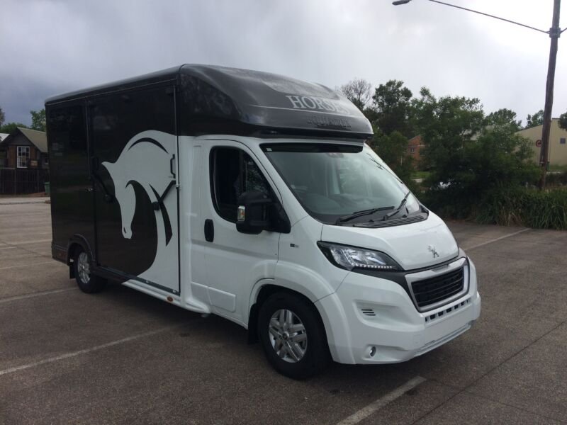 Van Equi Trek Limited SONIC