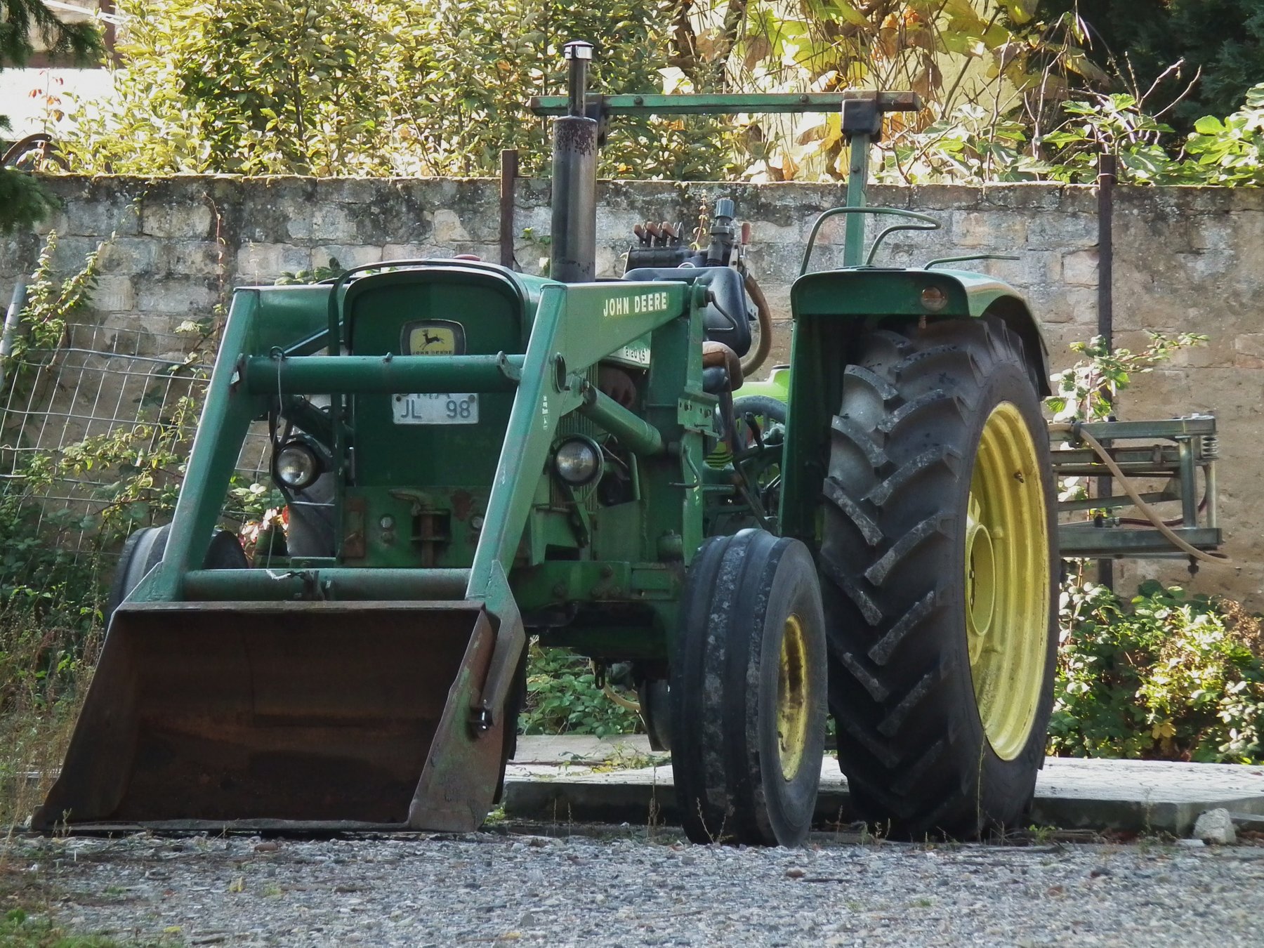 Tractor John Deere 2120 (A)