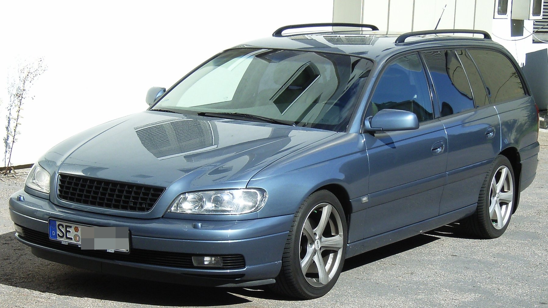 Van Opel 5D OMEGA CARAVAN 2.5TD CD-VBM35/273
