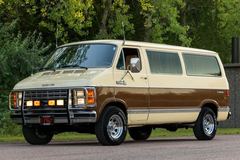 Dodge B250 NOMAD HB21Y-VAN