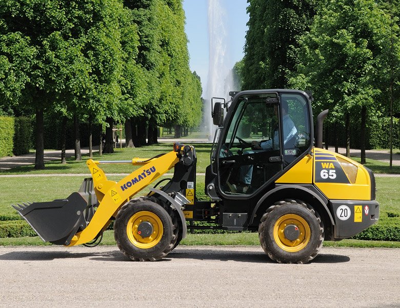 Komatsu WA65-6