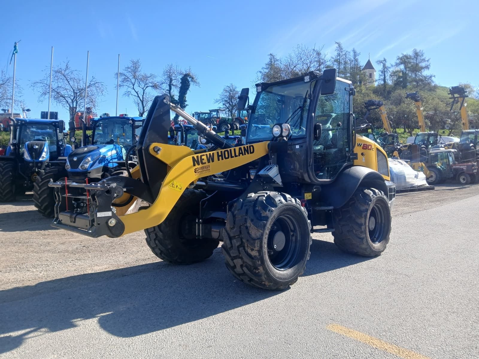 New Holland 655E