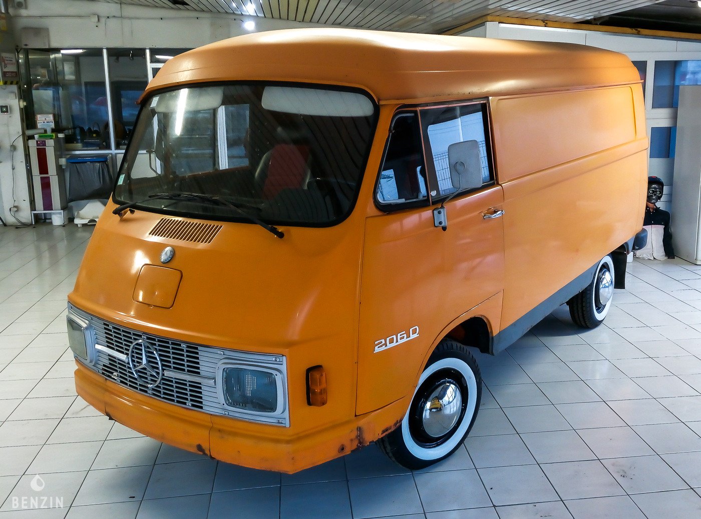 Van Mercedes Benz L 206 AR