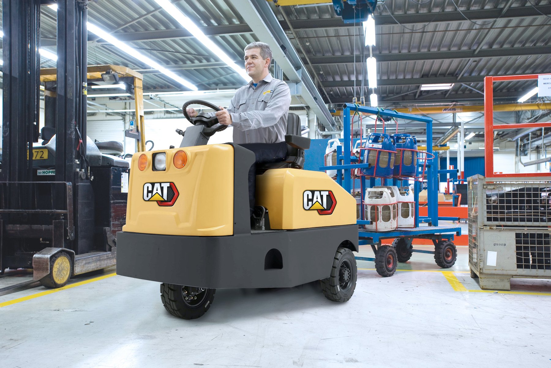Ciągniki magazynowe i pociągi logistyczne Caterpillar NTS30Q