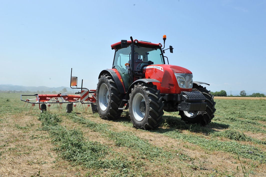 Tractor McCormick X50.50