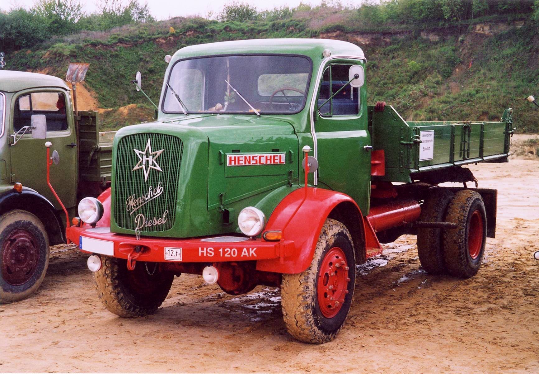Truck Henschel HS 120