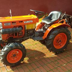 Kubota B7100D