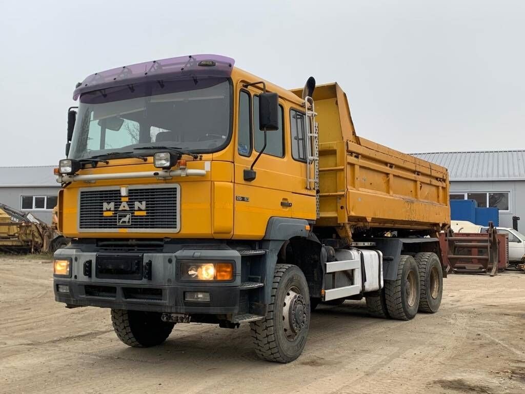 Truck MAN 26.240 DHA