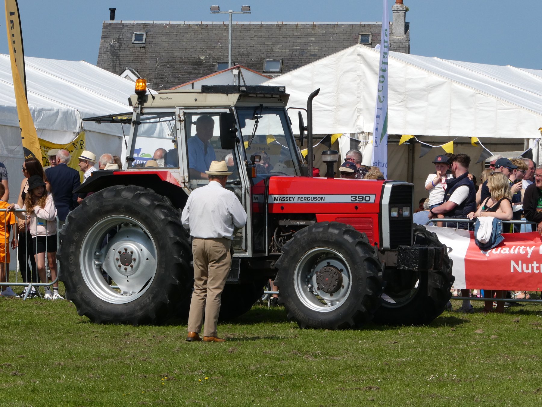 Tractor Massey Ferguson 390
