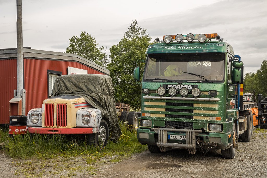 Samochód ciężarowy Scania R143HL