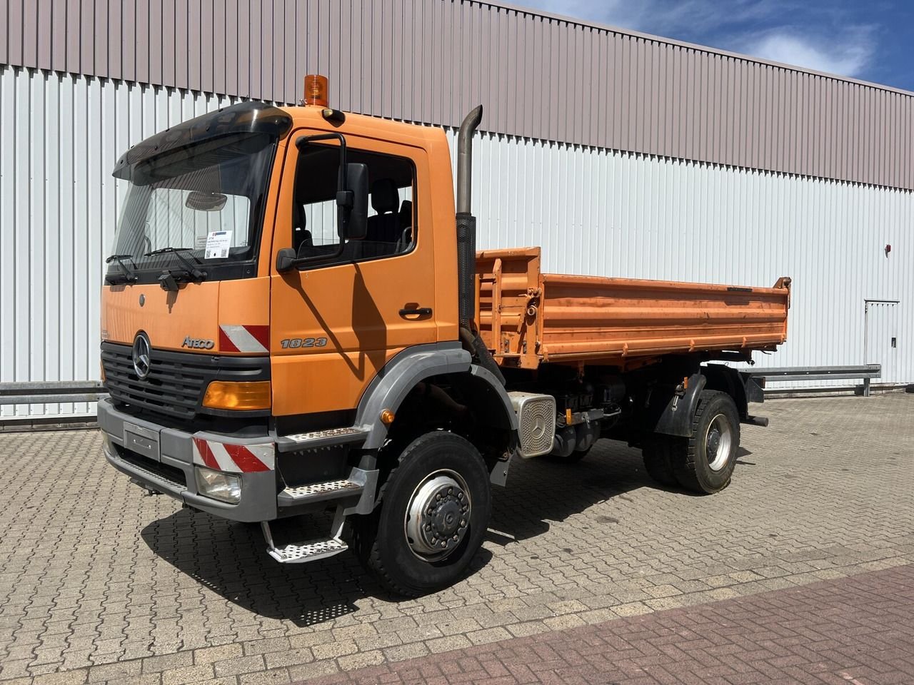 Truck Mercedes Benz 1823