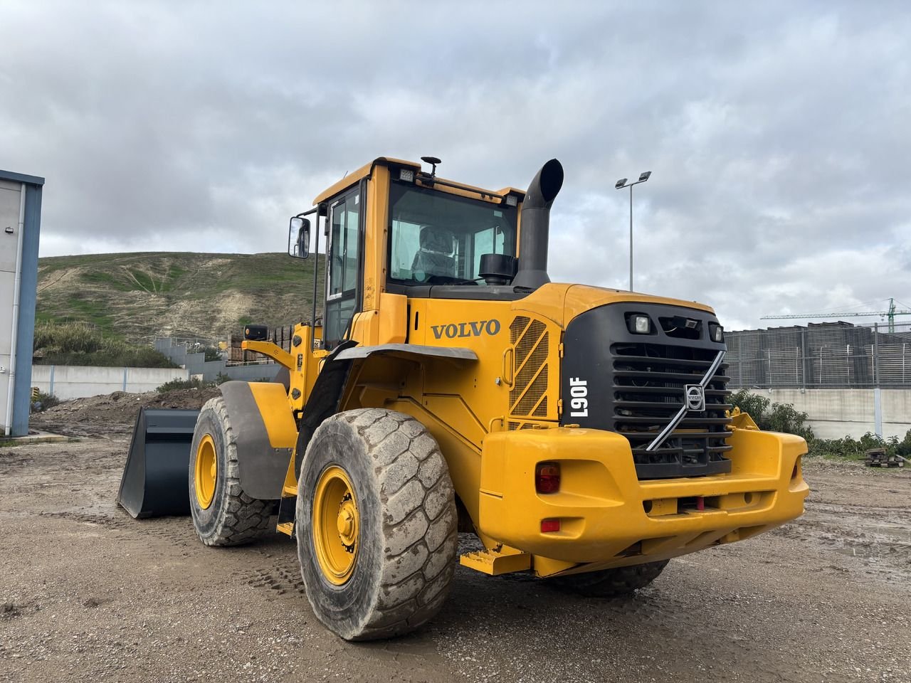 Volvo L90F