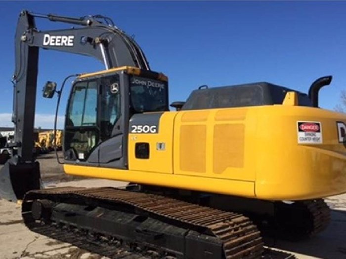 Minikoparki John Deere 250GLC