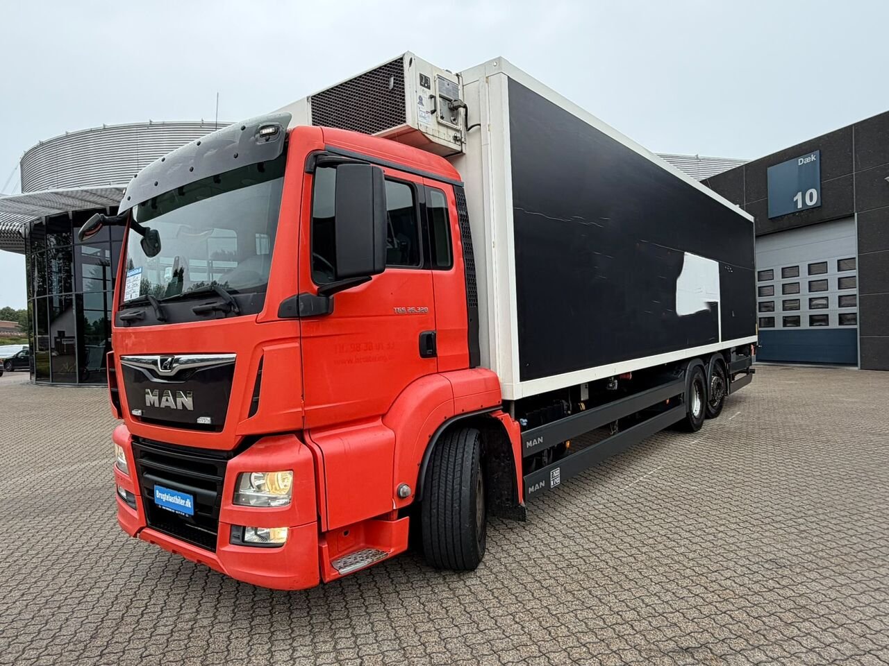 Truck MAN 24/26.320 6X2-2/4BL/LL